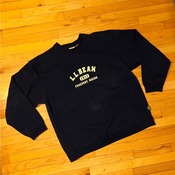 Vintage L.L. Bean Spellout Crewneck - Picture 1 of 8